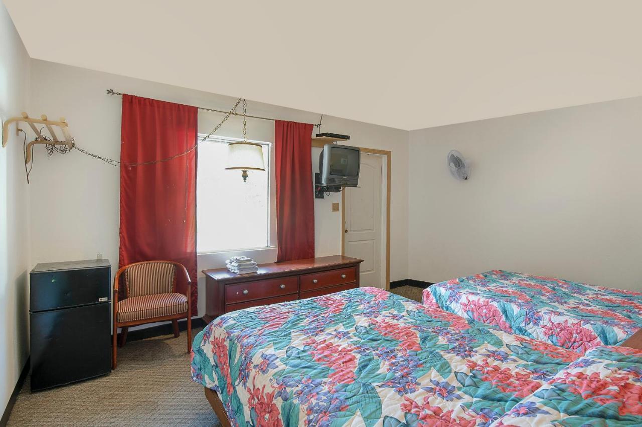 Hotel O Near Fanning Springs State Park Us Hwy 98 Old Town Eksteriør bilde