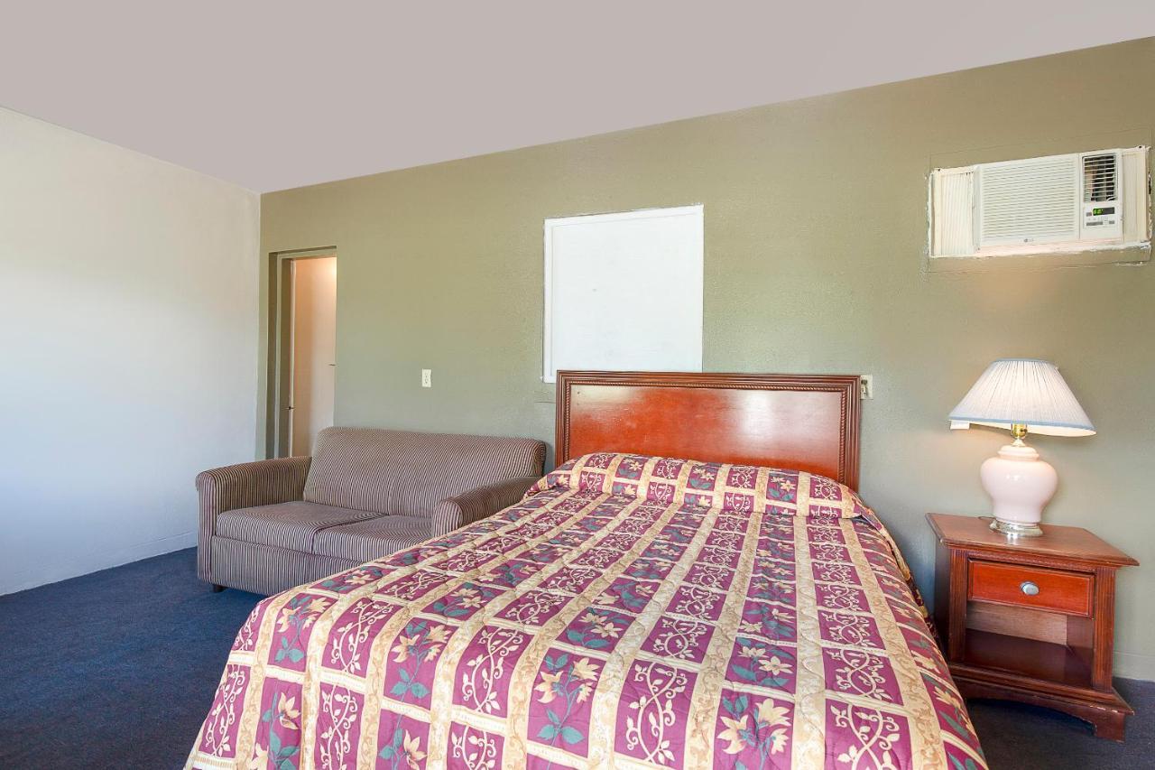 Hotel O Near Fanning Springs State Park Us Hwy 98 Old Town Eksteriør bilde