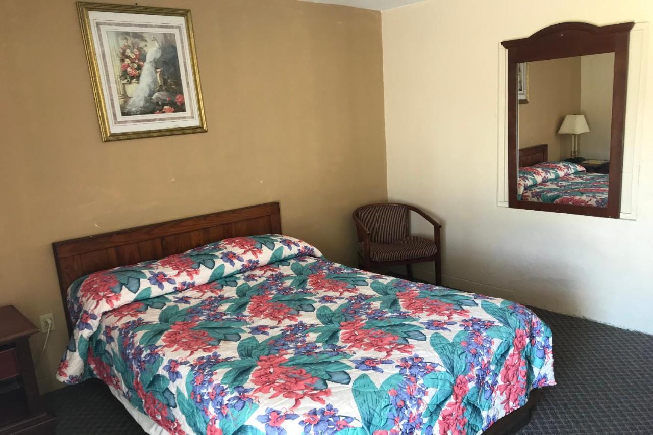 Hotel O Near Fanning Springs State Park Us Hwy 98 Old Town Eksteriør bilde